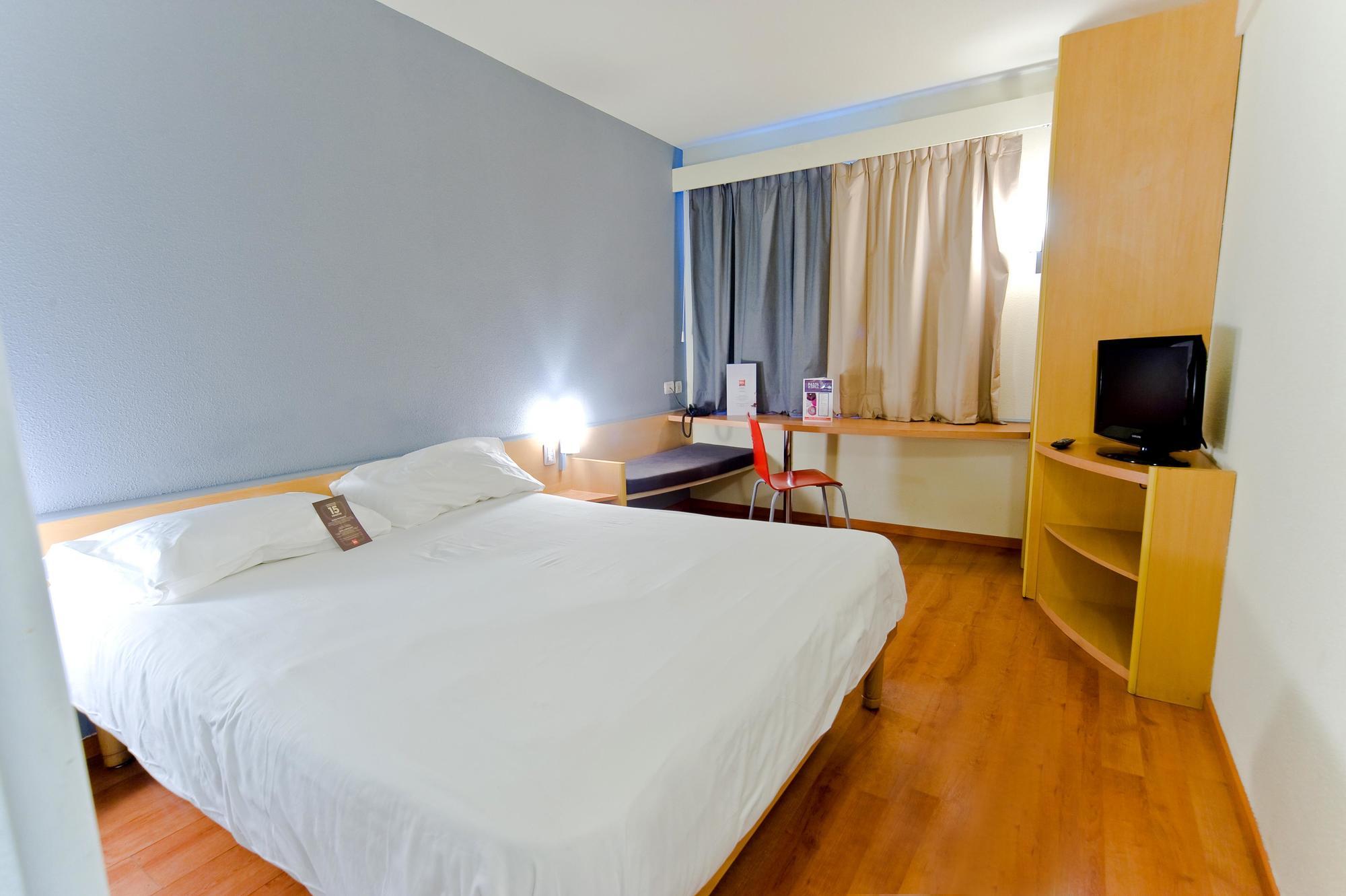 Ibis Mendoza Hotel Luaran gambar